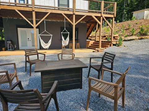 outdoor living overlooking the dam & lake