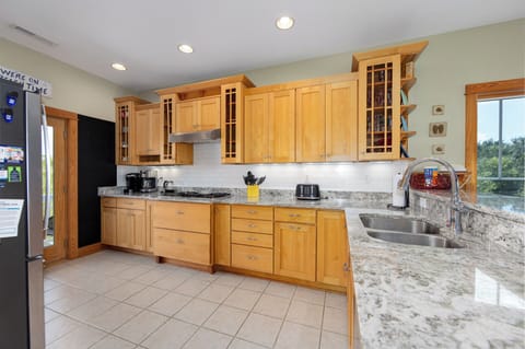 VOH151: FINALLY | TL Kitchen Area - Island Seating for 4, Deck Access