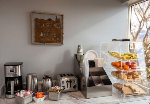 Free daily continental breakfast