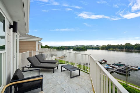 Welcome to Hideaway Harbor.