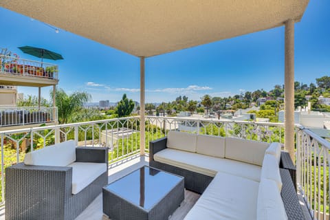 Los Angeles Vacation Rental | 2BR | 2BA | Step-Free Access via Elevator