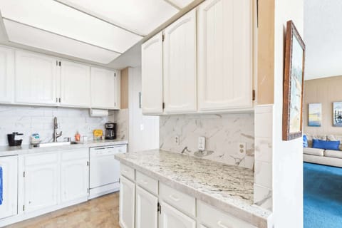 A well stocked kitchen to prepare your meals, or re-heat the left overs after enjoying all the homey dinning options.