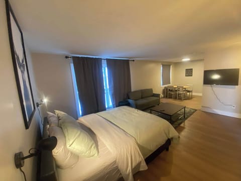 Room, 1 Bedroom, City View | Interior
