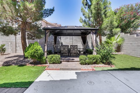 Las Vegas Vacation Rental | 4BR | 2.5BA | Steps Required | 1,591 Sq Ft