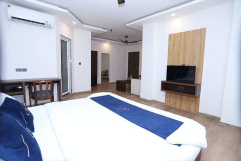 Premium bedding, bed sheets