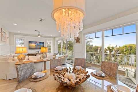 House, 4 Bedrooms | Dining