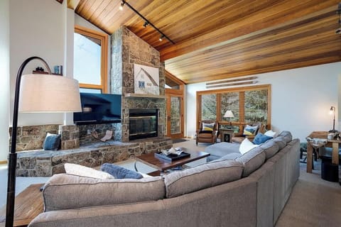 Living area - The wood fireplace is not available for guest use.