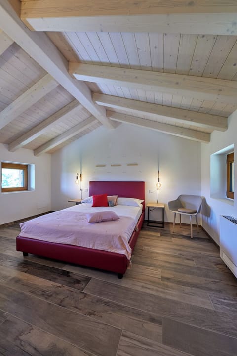 Deluxe Duplex, 1 Bedroom | Premium bedding, memory foam beds, minibar, in-room safe