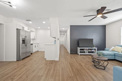 Indoors, Floor, Flooring, Ceiling Fan, Screen