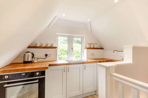 9e6e9c85-ccb9-47d3-bf2d-ac0ccf1fc850