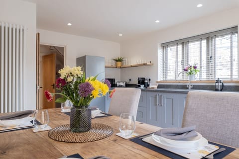 The Puzzle House Kitchen - StayCotswold