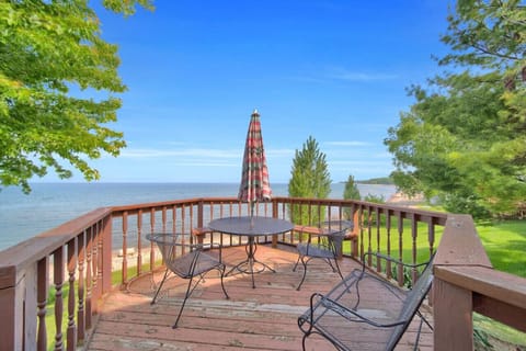 Relax by the lake!