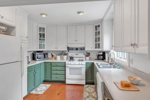 Indoors, Kitchen, Refrigerator, Microwave, Oven