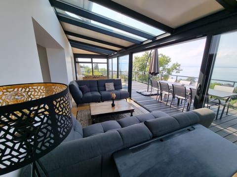 8a00adaa-8a5d-4d11-ab84-e29b80434823