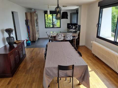 c421cffa-5010-48ea-8c6f-6f4b302cd531