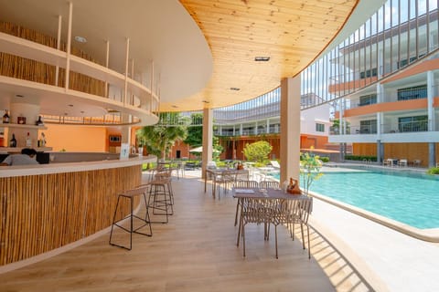 Poolside bar