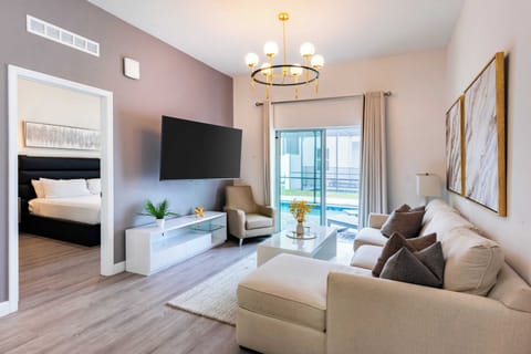 House (5 Bedrooms) | Interior