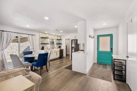 Kitchen & Dining Room