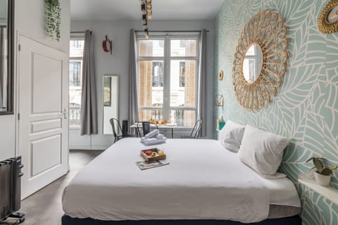 Apartment | In-room safe, iron/ironing board, free WiFi