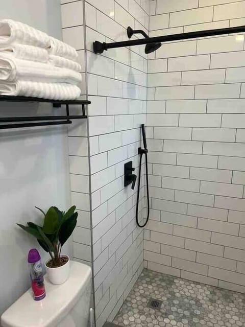 Fb8b0abf ac0b 4e4f b435 c15264bbe356