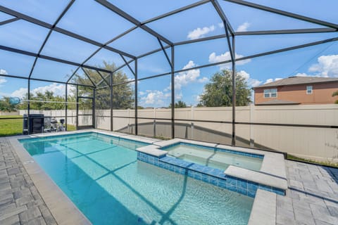 Haines City Vacation Rental | 4BR | 2BA | 2,000 Sq Ft | Half Step Required