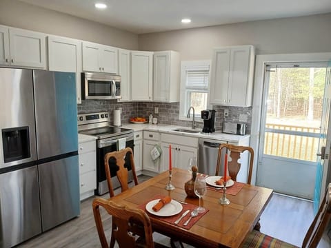 Kitchen with dishwasher