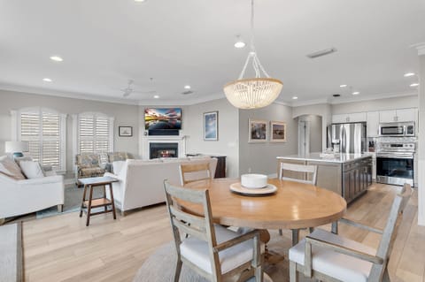 Seagrove Serenity - Seagrove Beach - Dining/Living/Kitchen Area