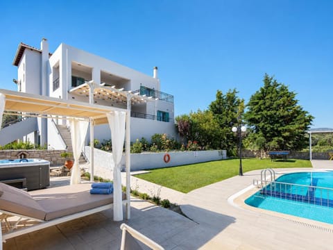 Terrace area with jacuzzi