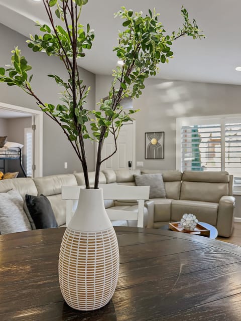 House, Multiple Beds, Pool Access, City View (Kimberly Surprise) | Bathroom | Designer toiletries, towels, toilet paper