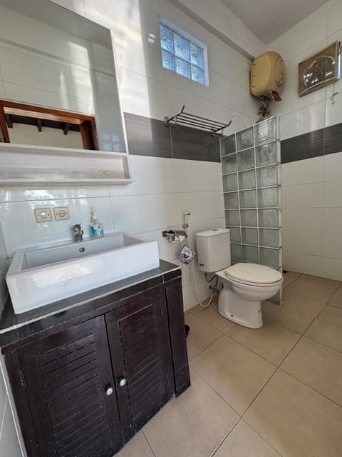 Double Room, Non Smoking, Garden View | Bathroom | Shower, hair dryer, towels, soap