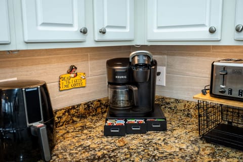 20250617 GoldenMemoriesF&P WathenSneadsFerryAirBNB 026