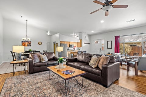 Luxury Townhome, Mountain View | Living area | TV, fireplace