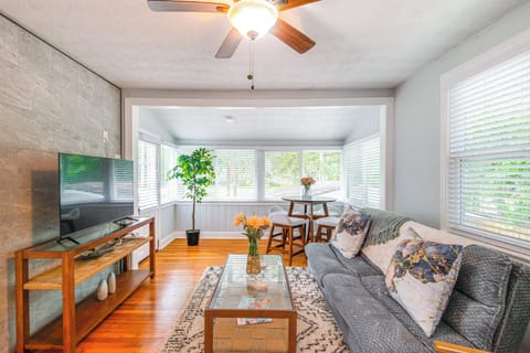 Jacksonville Vacation Rental | 2BR | 1BA | 650 Sq Ft | Access Only By Stairs