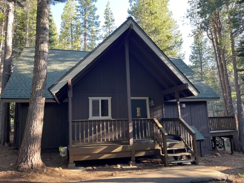 Private entry with smart lock, covered deck, and 4 steps to enter