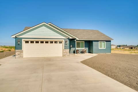 Othello Vacation Rental | 3BR | 2BA | 1,365 Sq Ft | 1 Step to Enter