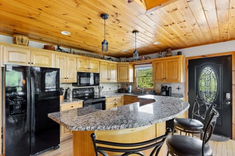 Our fully stocked kltchen