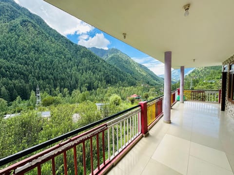 Standard Room Triple Beds | Balcony