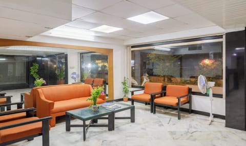 King Room | Living area | 32-inch LCD TV with satellite channels