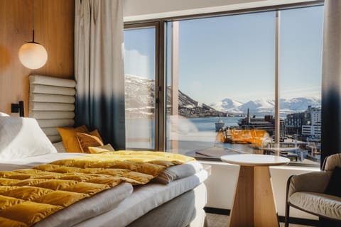 Superior Room, 1 King Bed (Plus) | In-room safe, free WiFi, bed sheets