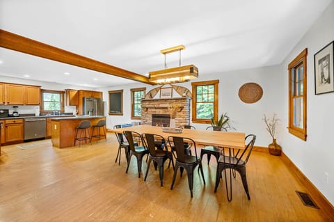 House, 4 Bedrooms | Dining