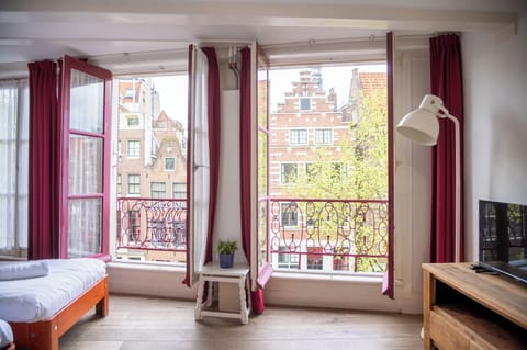 City Double Room | Minibar, laptop workspace, iron/ironing board, free WiFi