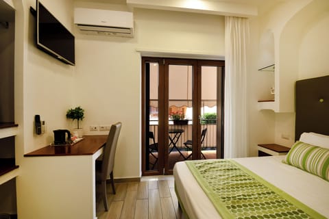 Comfort Double or Twin Room, Private Bathroom | In-room safe, desk, laptop workspace, blackout drapes