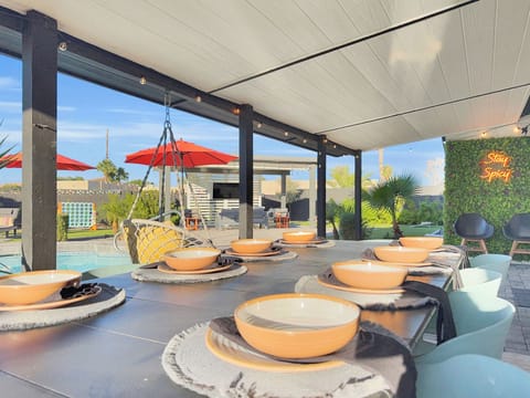 House, Multiple Beds, Pool Access, City View (El Parque Tempe) | Outdoor dining