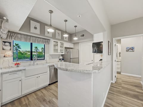 Condo, 1 Queen Bed, Pool Access, Mountain View (Saguaro #202 Fountain Hills) | Private kitchen