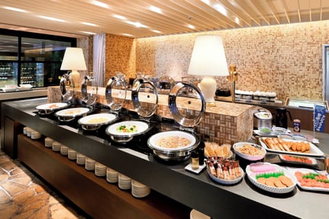 Daily buffet breakfast for a fee