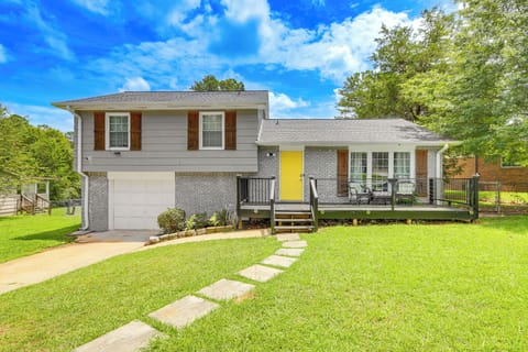 College Park Vacation Rental | 3BR | 2BA | 1,272 Sq Ft | Stairs Required
