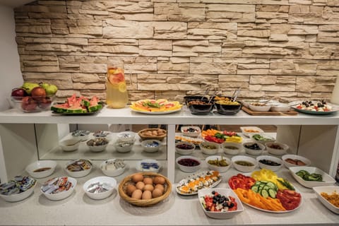 Daily buffet breakfast for a fee