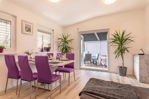 Family House, 2 Bedrooms, Fireplace (Zala House with Jacuzzi & Garden) | Dining