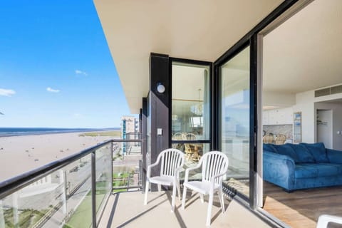 Great spot for your morning coffee and watching the waves roll in. 