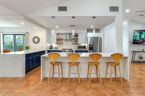 Kitchen | Drip Coffee Maker | Blender | Toaster | Cooking Basics